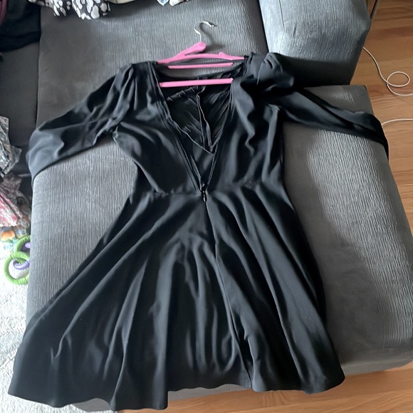 Backless long sleeve skater dress - Picture 2 of 2